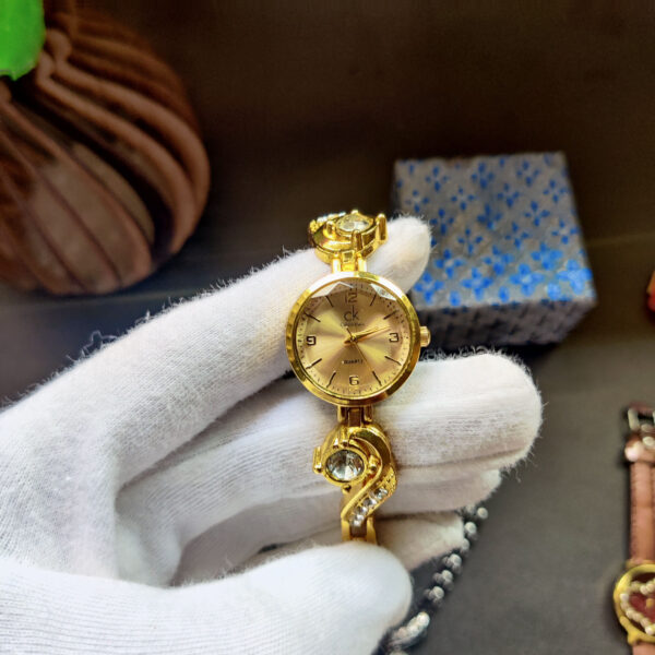 Analog premium golden Female chain watch - Image 2